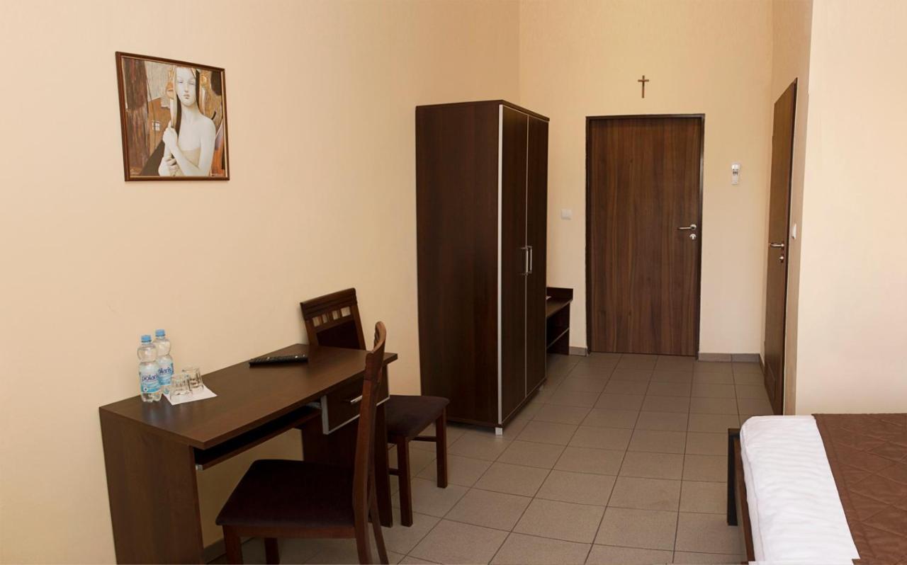 Da Massimiliano Aparthotel Wroclaw Exterior photo